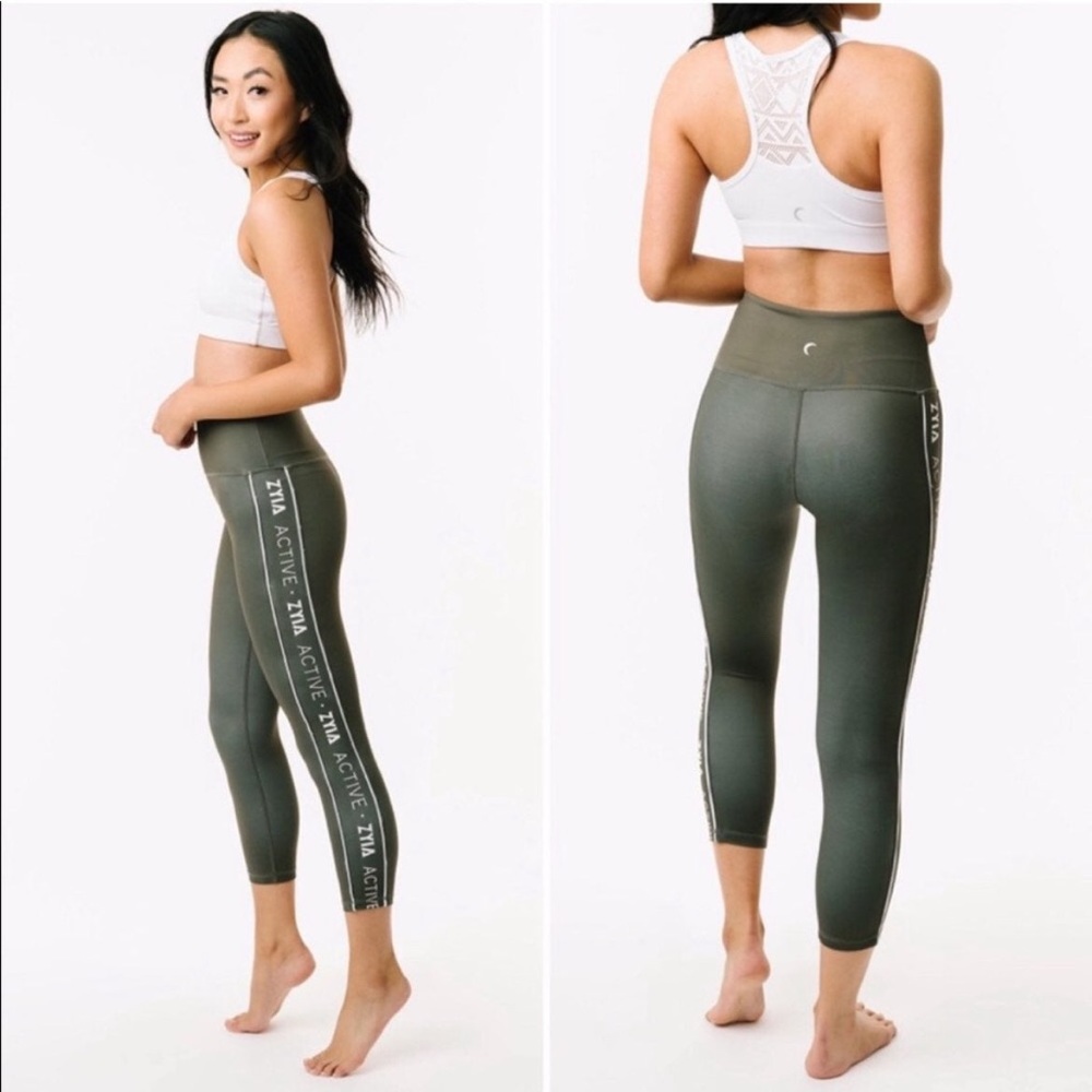 Zyia Olive Logo Stripe Light n Tight Hi-Rise 20” capri length leggings